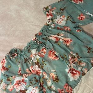Floral and flowy boho body suit.  Size 4X
